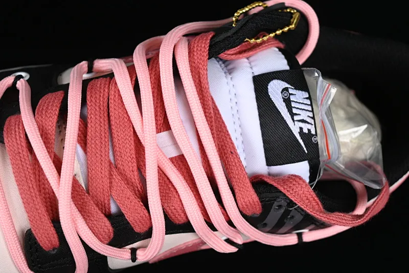 All Categories Nk SB Dunk Series Nk SB Dunk Low Low-top Sneakers Nk Dunk Low Panda Prank-Summer Theme Gesanghua Strawberry Oreo SB Strap Low-top Casual Sneakers CW1590-100